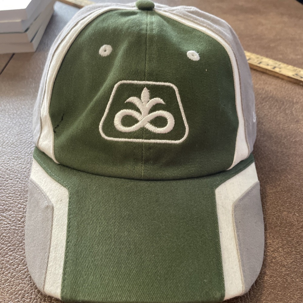 Pioneer Seed DuPont T Series Soybeans Hat Green White Gray Strapback Cap Farm
